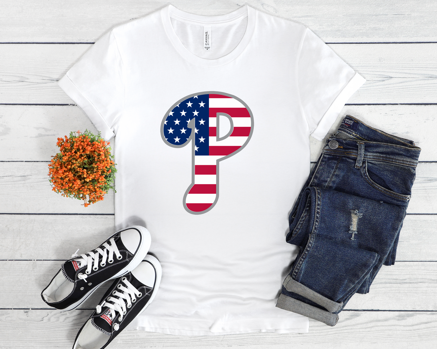 Phillies Flag "P" T-shirt
